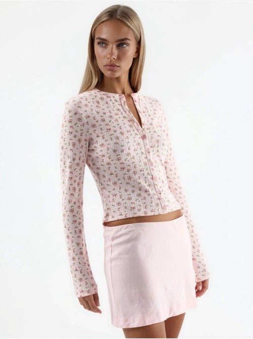 Blusa corta acanalada de flores con cierre de botones busem - Kiabi Blusa corta acanalada de flores con cierre de botones busem - Kiabi