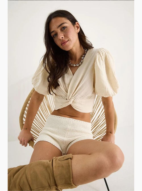 Blusa corta ajustada texturizada escote en v detalle punto lucci - Kiabi
