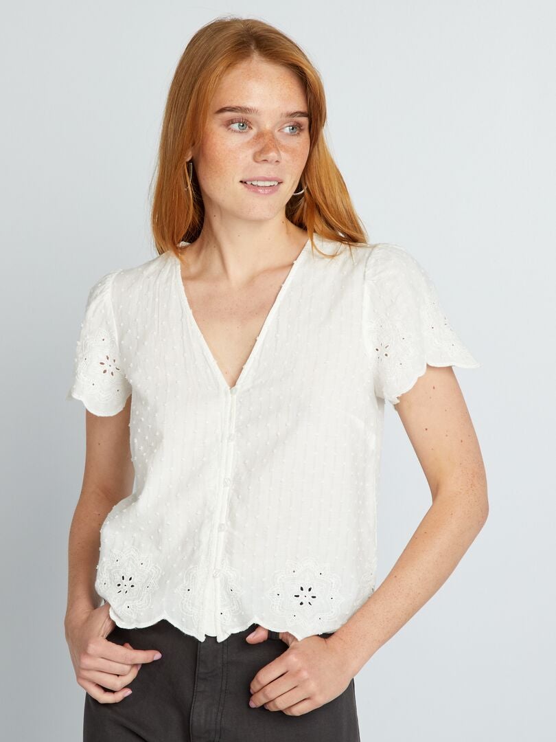 Blusa corta con bordados BLANCO - Kiabi