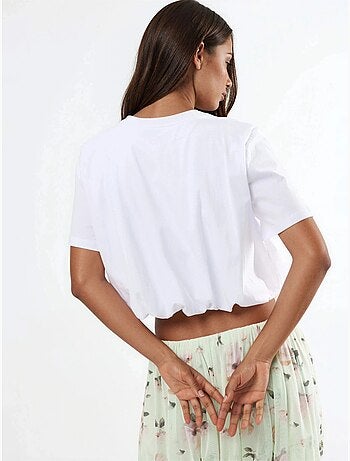 Blusa corta con cuello redondo y elástico busem