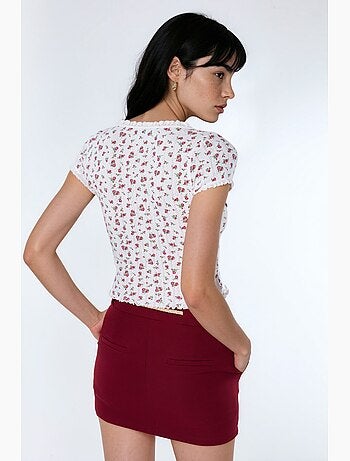 Blusa corta con escote en u floral con volantes busem