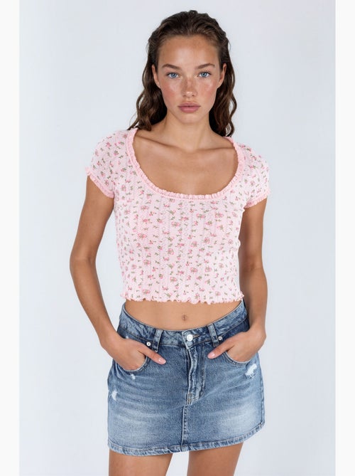 Blusa corta con escote en u floral con volantes busem - Kiabi Blusa corta con escote en u floral con volantes busem - Kiabi