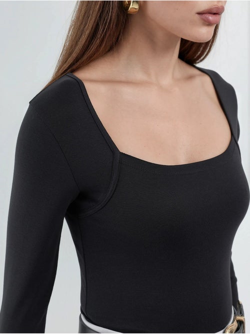 Blusa corta de corte slim con cuello cuadrado busem - Kiabi Blusa corta de corte slim con cuello cuadrado busem - Kiabi