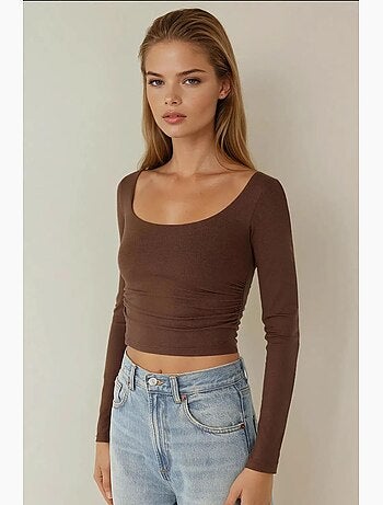 Blusa corta de viscosa con cuello redondo y corte entallado hiccup