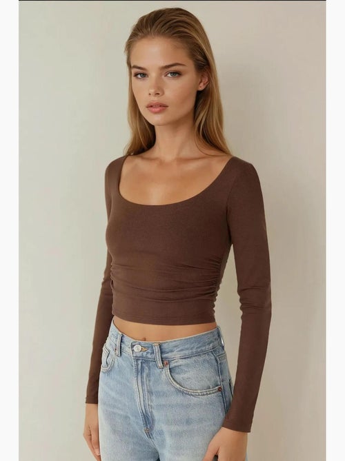 Blusa corta de viscosa con cuello redondo y corte entallado hiccup - Kiabi Blusa corta de viscosa con cuello redondo y corte entallado hiccup - Kiabi