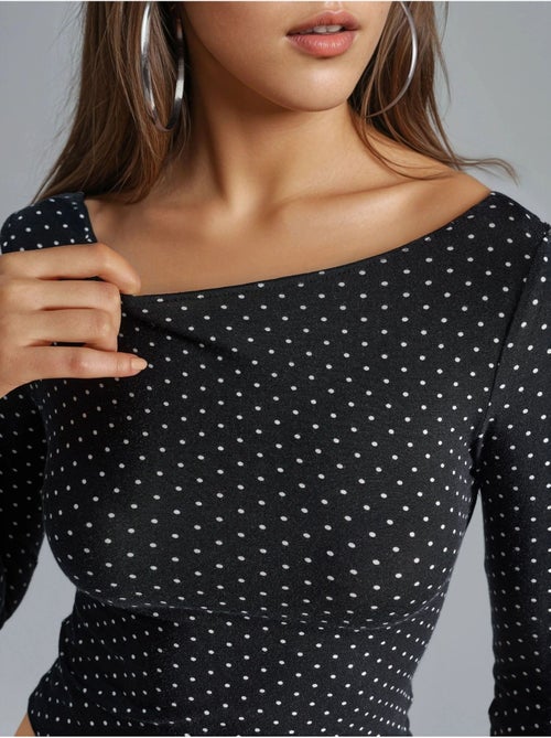 Blusa corta entallada de lunares con cuello en u de busem - Kiabi Blusa corta entallada de lunares con cuello en u de busem - Kiabi
