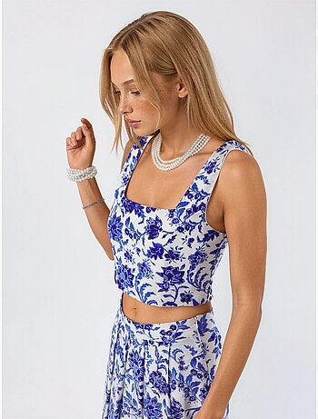 Blusa corta floral con cuello cuadrado busem