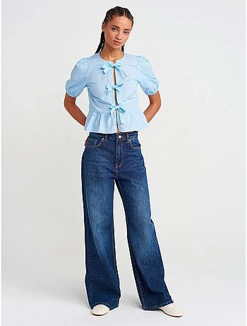 Blusa crop de mujer con detalle de lazo dilvin