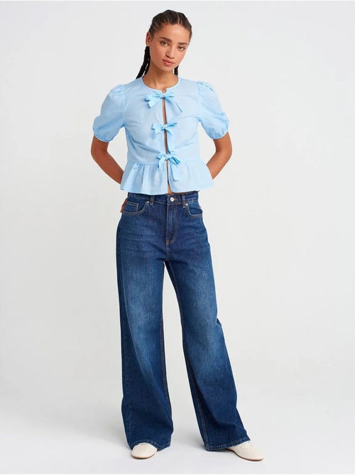Blusa crop de mujer con detalle de lazo dilvin - Kiabi Blusa crop de mujer con detalle de lazo dilvin - Kiabi