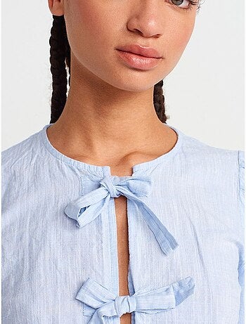Blusa crop de mujer con detalle de lazo dilvin
