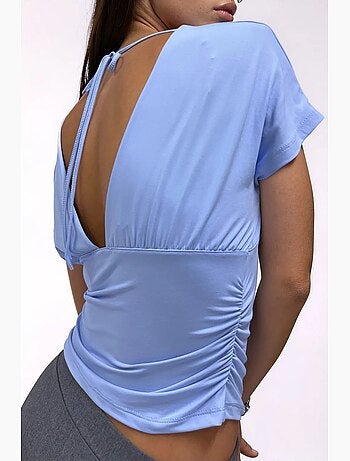 Blusa crop entallada con detalle de lazada busem