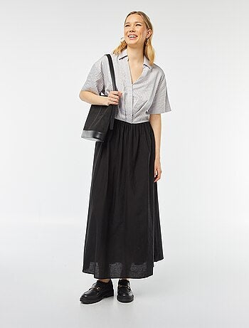 Blusa cropped con cierre con botones cruzado