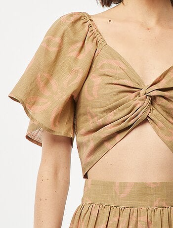 Blusa cropped con lazo de fantasía y manga mariposa