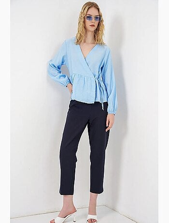 Blusa cruzada de crepé con escote en v y detalle de lazo bdart