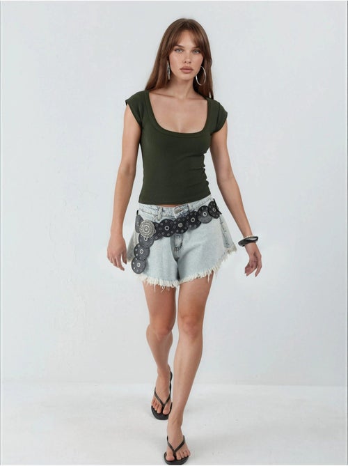 Blusa de corte ajustado acanalada con cuello en u busem - Kiabi Blusa de corte ajustado acanalada con cuello en u busem - Kiabi