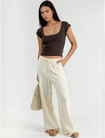 Blusa de corte ajustado acanalada con cuello en u busem