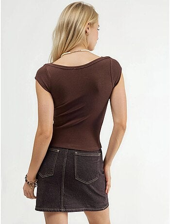 Blusa de corte ajustado con cuello barco busem