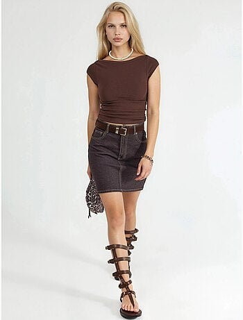 Blusa de corte ajustado con cuello barco busem