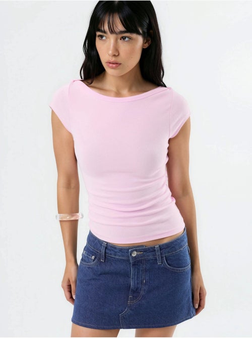 Blusa de corte ajustado con cuello barco busem - Kiabi Blusa de corte ajustado con cuello barco busem - Kiabi