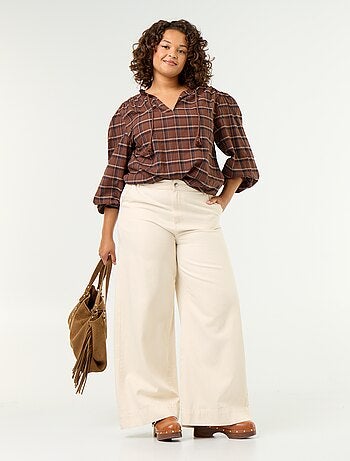 Blusa de cuadros con escote anudado