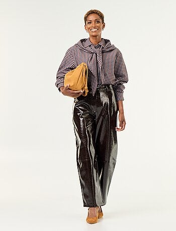 Blusa de cuadros con pañuelo