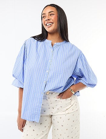 Blusa de cuello redondo y manga larga