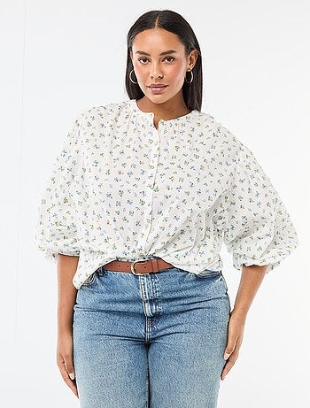 Blusa de cuello redondo y manga larga