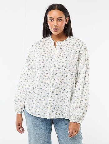 Blusa de cuello redondo y manga larga