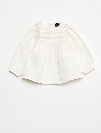 Blusa de dobby con detalle de encaje