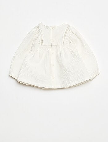 Blusa de dobby con detalle de encaje