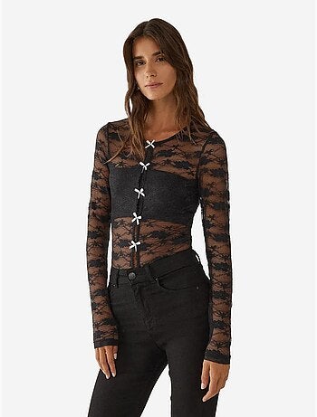 Blusa de encaje con detalle de lazo