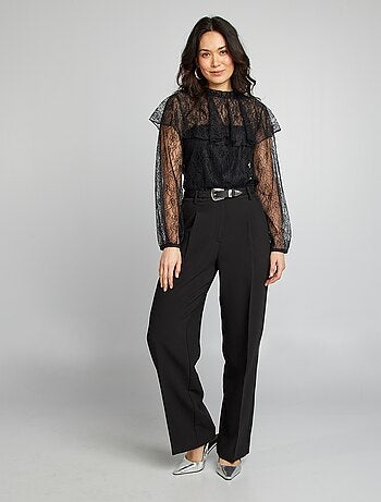 Blusa de encaje con volantes