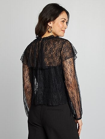 Blusa de encaje con volantes