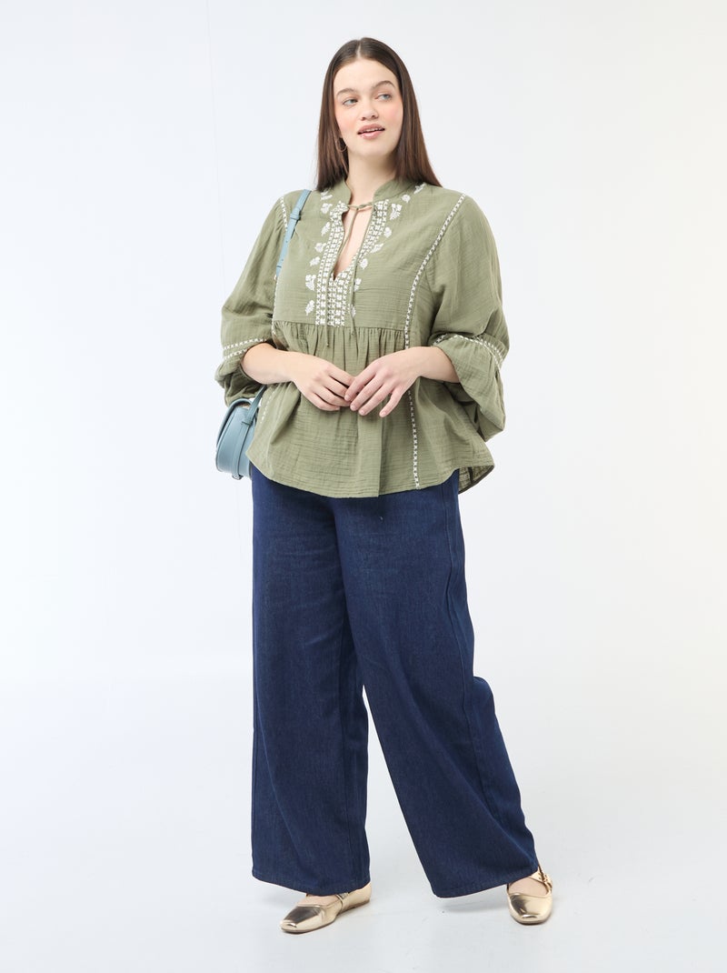 Blusa de gasa de algodón con bordados fantasía y cordones en el cuello Verde - Kiabi