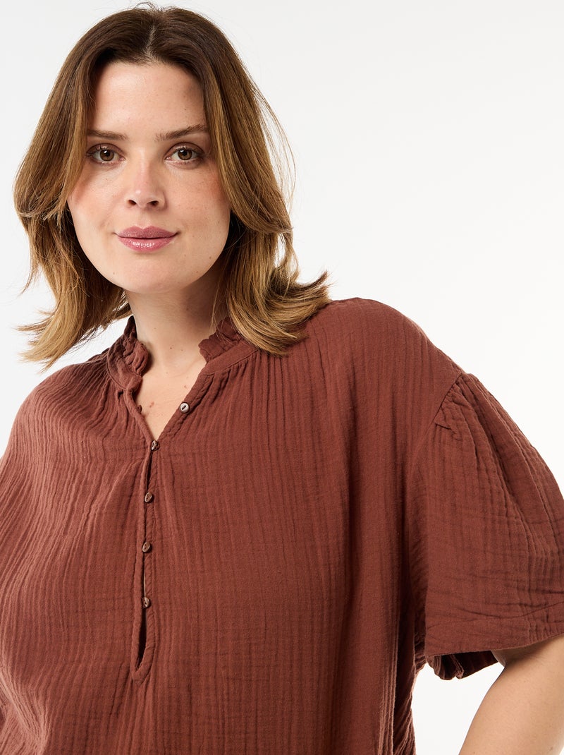 Blusa de gasa de algodón con cuello fruncido Marron - Kiabi