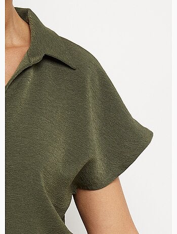 Blusa de manga corta, atada a la cintura. - Afibel