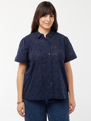 Blusa de manga corta con bordado inglés