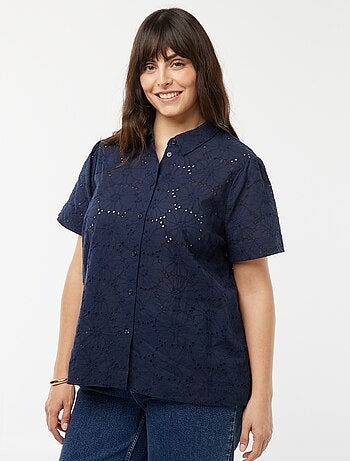 Blusa de manga corta con bordado inglés