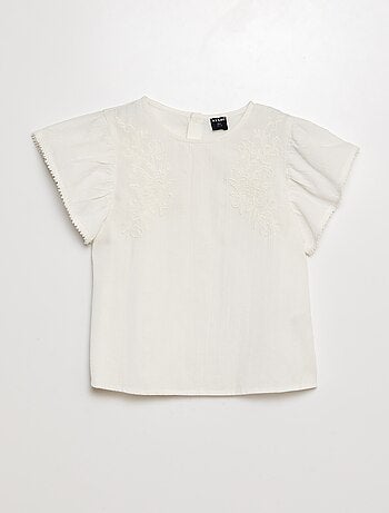 Blusa de manga corta con bordados