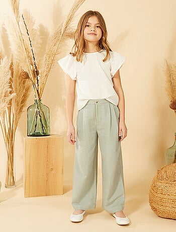 Blusa de manga corta con bordados