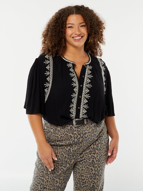 Blusa de manga corta con bordados - Kiabi