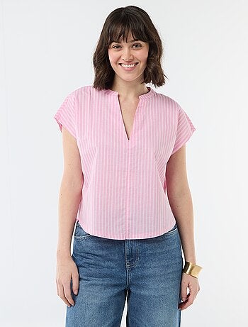Blusa de manga corta con cuello en pico