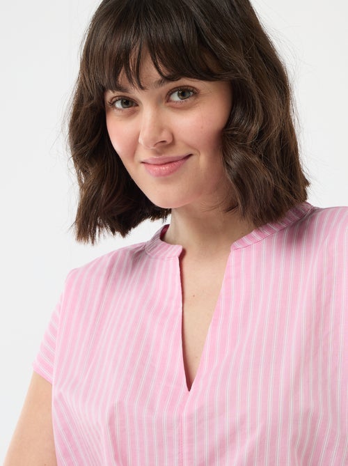 Blusa de manga corta con cuello en pico - Kiabi