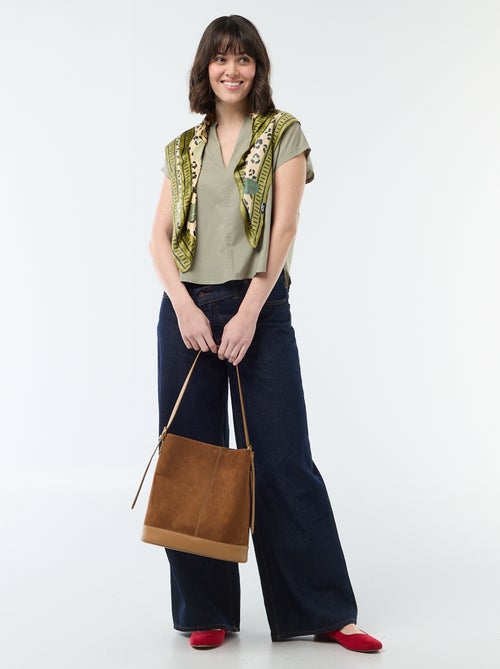 Blusa de manga corta con cuello en pico - Kiabi Blusa de manga corta con cuello en pico - Kiabi