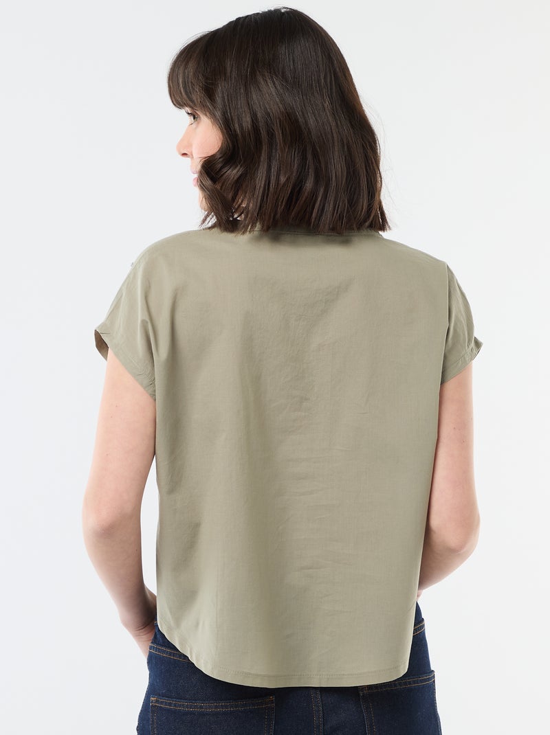 Blusa de manga corta con cuello en pico Verde - Kiabi
