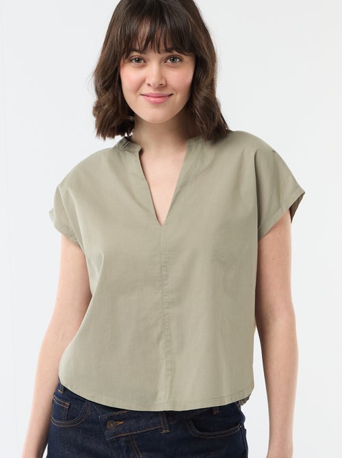 Blusa de manga corta con cuello en pico - Kiabi Blusa de manga corta con cuello en pico - Kiabi