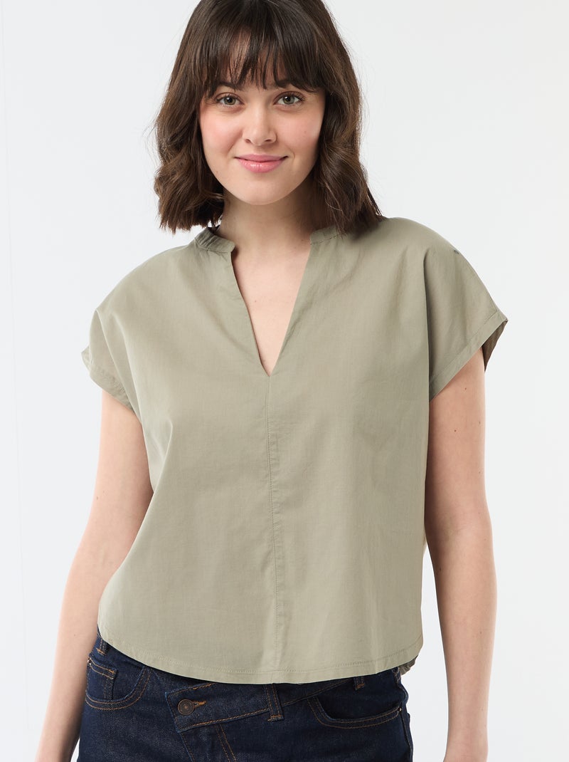 Blusa de manga corta con cuello en pico Verde - Kiabi