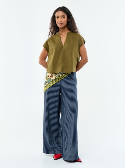 Blusa de manga corta con cuello en pico - Kiabi