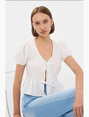 Blusa de manga corta con cuello en v y lazo frontal hiccup