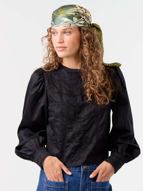 Blusa de manga larga con bordados - Kiabi Blusa de manga larga con bordados - Kiabi